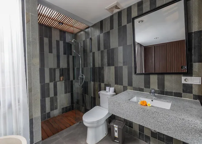 Casaluna Lodge *