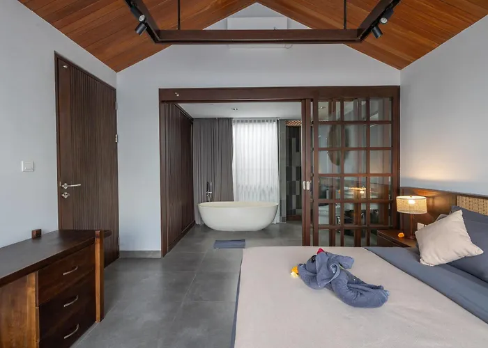 Casaluna Lodge