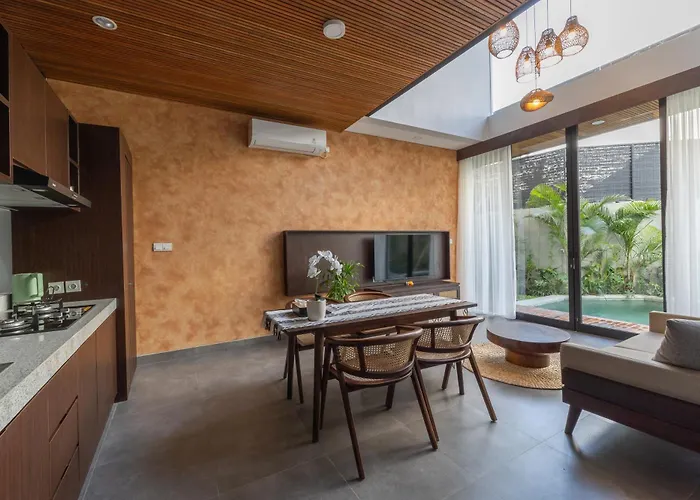 Casaluna Lodge *