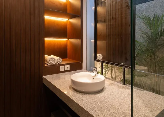 Casaluna Lodge
